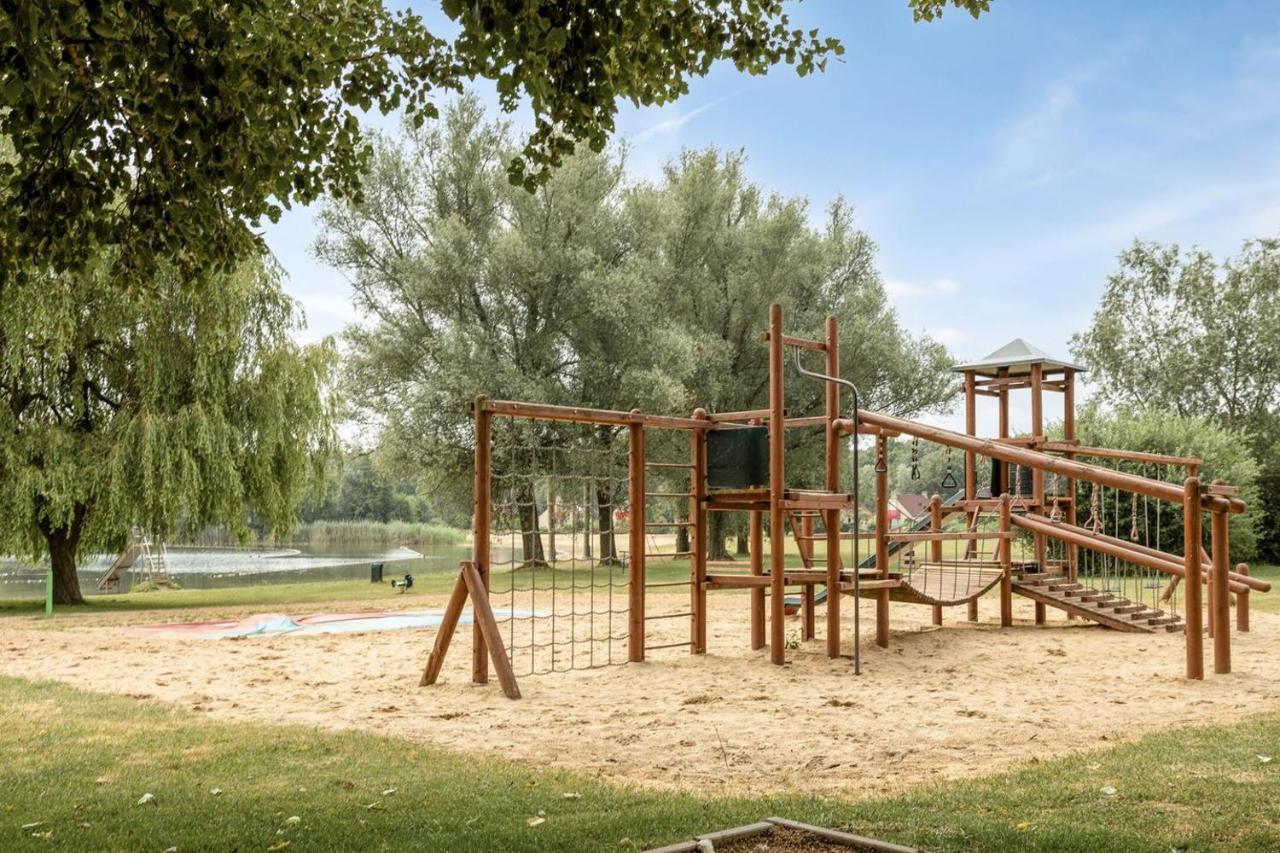 Gezellige Vakantiewoning Aan Het Water In Ewijk - Recreational Only No Workers Exterior foto