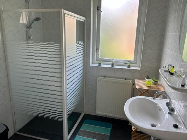 Gezellige Vakantiewoning Aan Het Water In Ewijk - Recreational Only No Workers Exterior foto