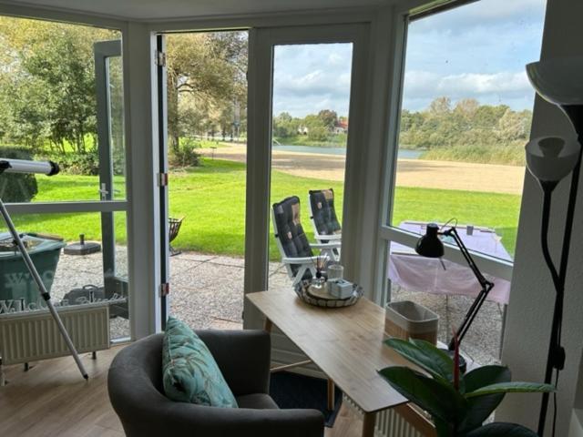 Gezellige Vakantiewoning Aan Het Water In Ewijk - Recreational Only No Workers Exterior foto
