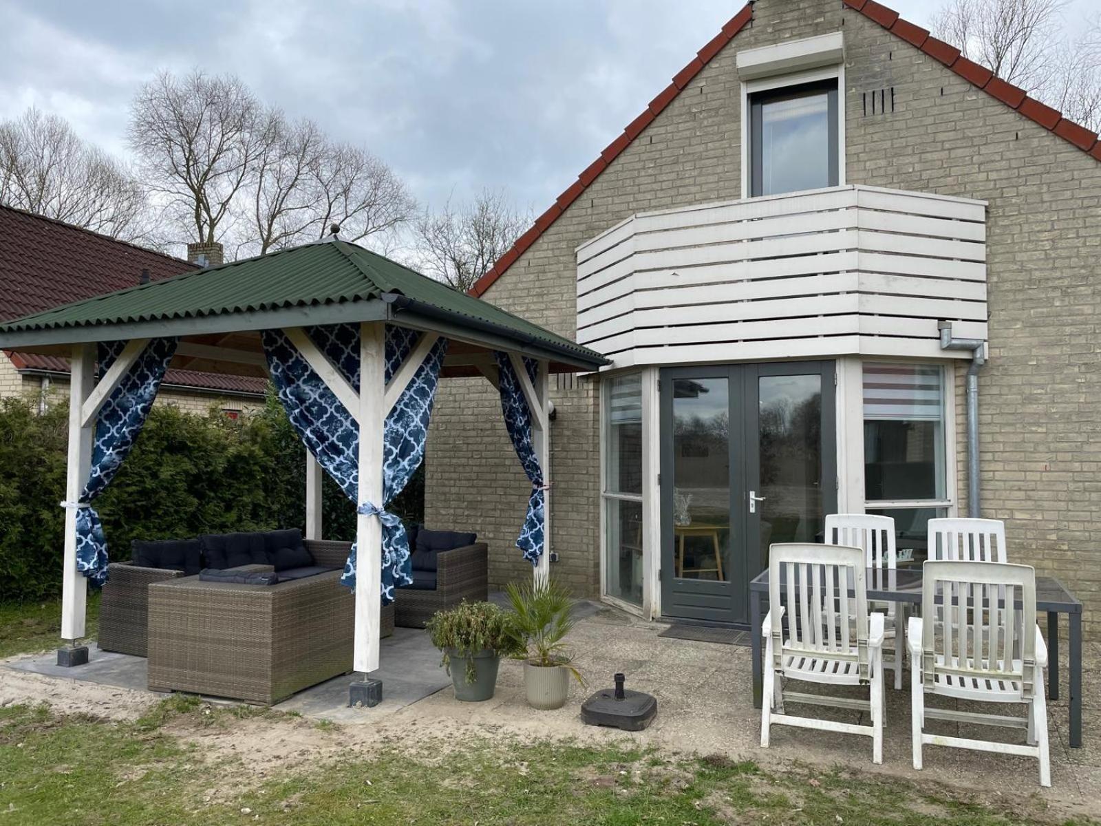 Gezellige Vakantiewoning Aan Het Water In Ewijk - Recreational Only No Workers Exterior foto
